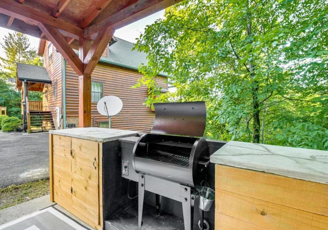 Luxury Family Retreat: Mountain Cabin Oasis Sevierville Exterior photo