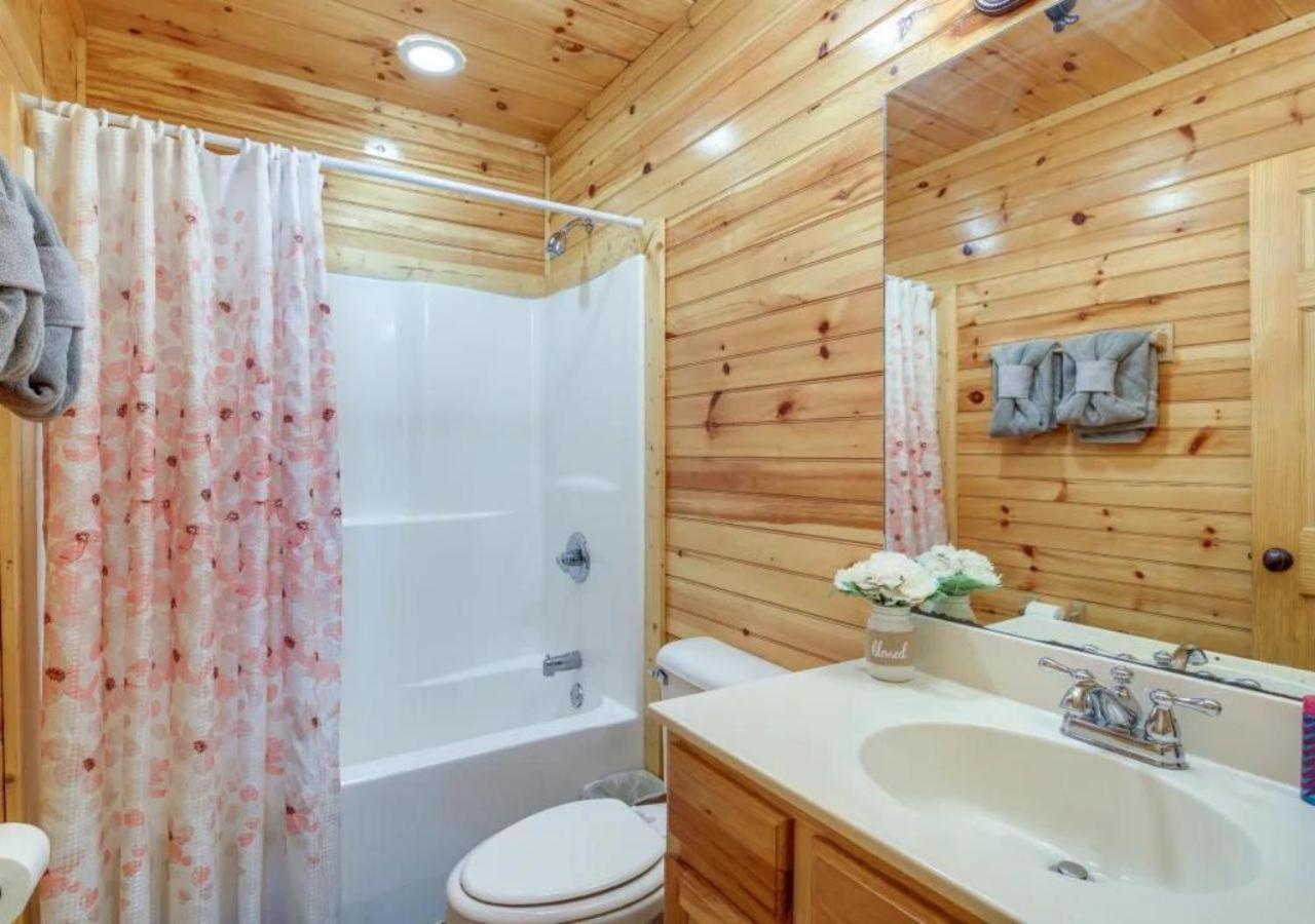 Luxury Family Retreat: Mountain Cabin Oasis Sevierville Exterior photo