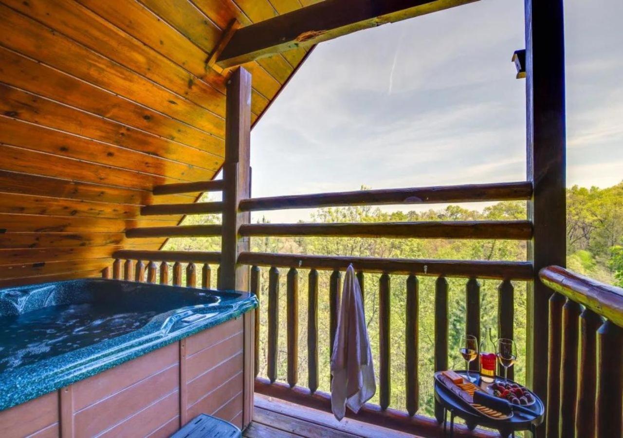 Luxury Family Retreat: Mountain Cabin Oasis Sevierville Exterior photo